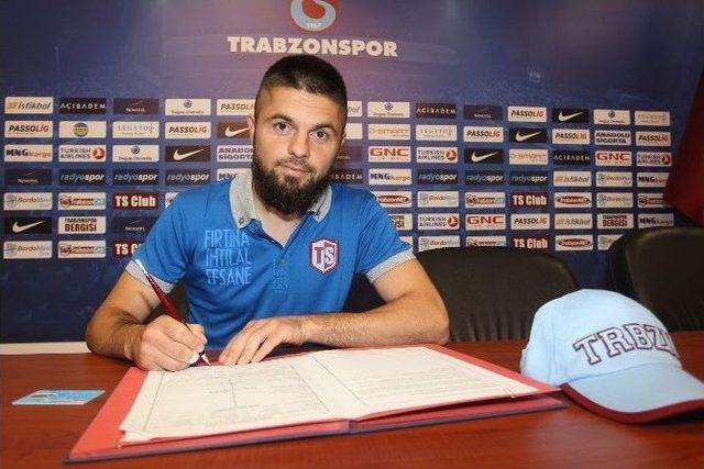 Trabzonspor Yeni Transferleri İle Sözleşme İmzaladı