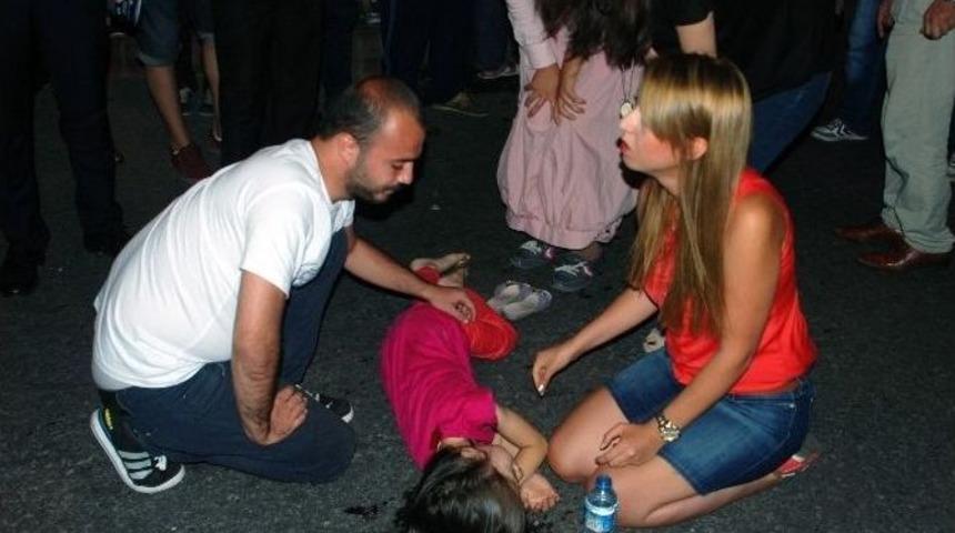 Otomobilin &Ccedil;arptığı Kız &Ccedil;ocuğu Yaralandı