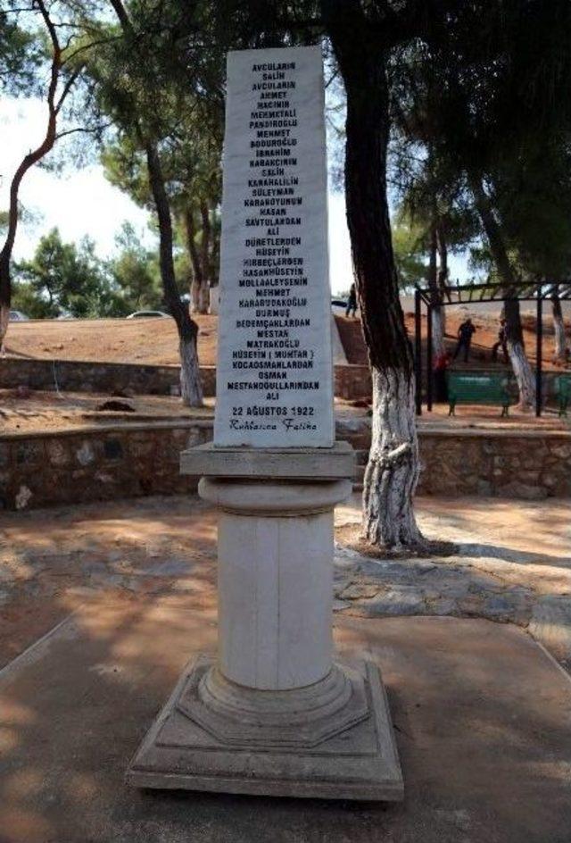 Başkan &Ouml;zakcan&rsquo;dan G&ouml;zpınarı Şehitliği&rsquo;ne Ziyaret 1