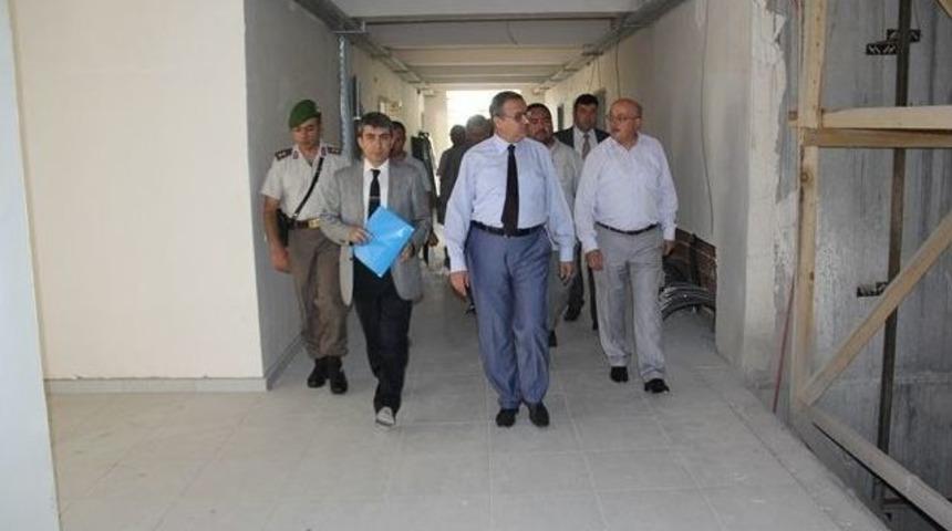 Vali Ali İhsan Su, İl&ccedil;elerdeki İnşaatları İnceledi