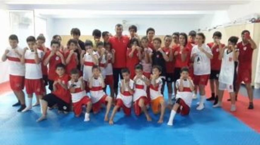 &Ccedil;ocukların Muay Thai İlgisi