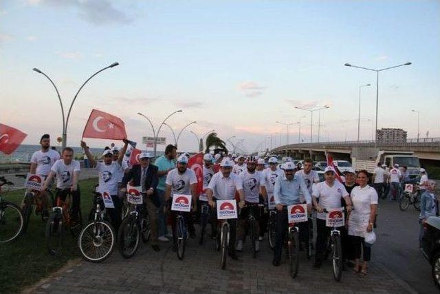 Erdoğan’ın Cumhurbaşkanlığı Adaylığına Destek Olmak İçin Pedal Çevirdiler