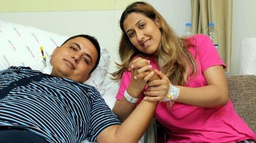 Eşine &Ouml;nce Kalbini Sonra B&ouml;breğini Verdi