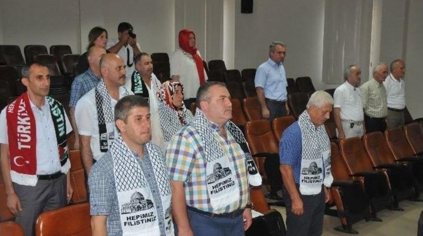 Ak&ccedil;akoca Belediye Meclisi İsrail'i Protesto Etti