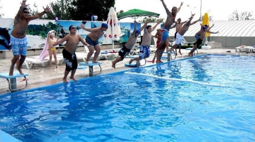 Bayraklı&rsquo;da Y&uuml;zme Bilmeyen Kalmayacak