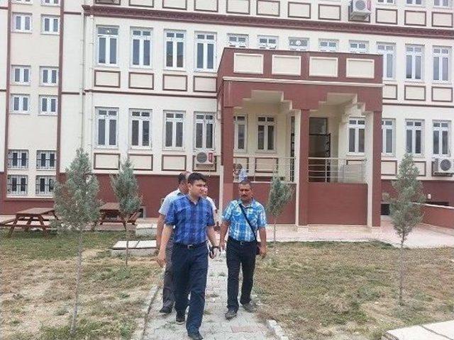 Karaisalı Kaymakamı Mehmet Tunç’tan Okullara Denetim