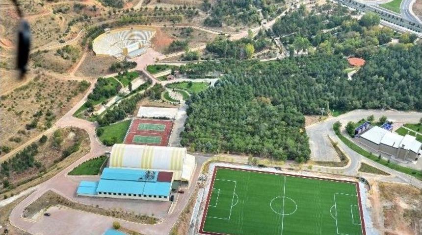 Uşak Belediyesi Futbolda Profesyonel Lig İ&ccedil;in Harekete Ge&ccedil;ti