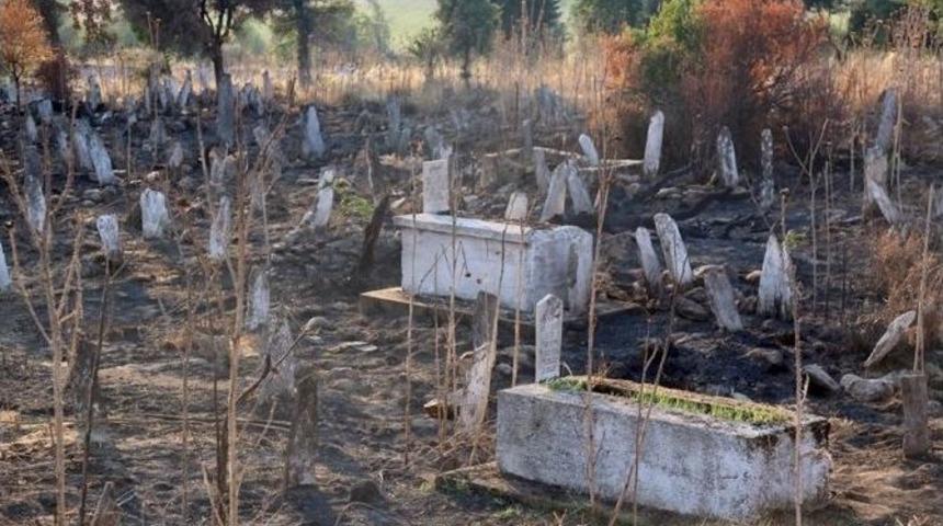 Akkovanlık Mahallesi Sakinleri &Ouml;l&uuml;lerine Saygı İstiyor
