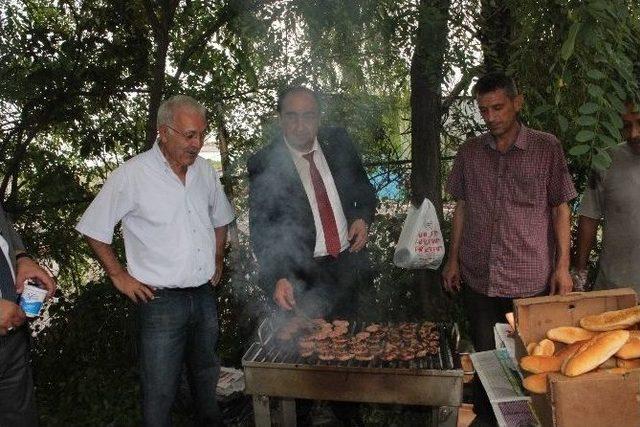 Demirtaş, Genç Yeteneklere Mangal Partisi Verdi