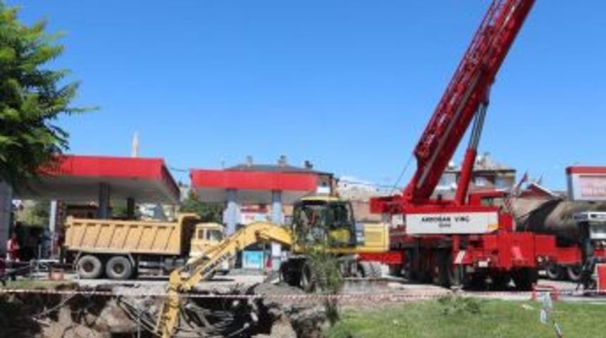 Sivas Belediyesi Benzinliğinde Akaryakıt Tankı Değiştirildi