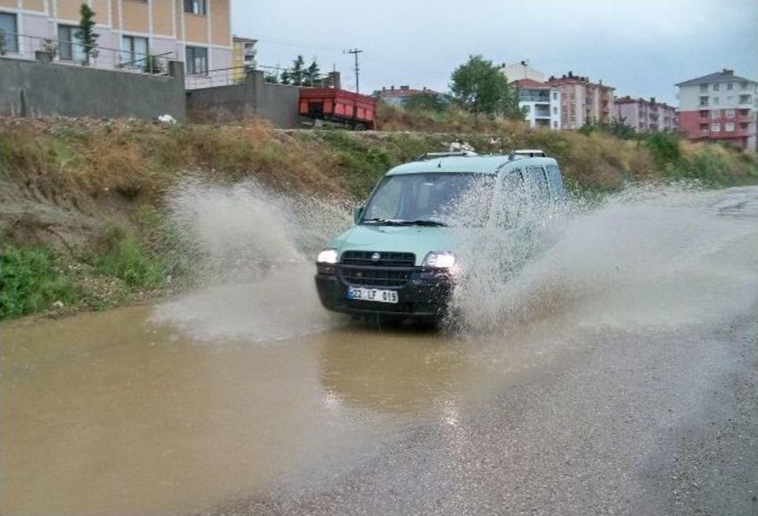 Yağmur Malkara&rsquo;yı Esir Aldı