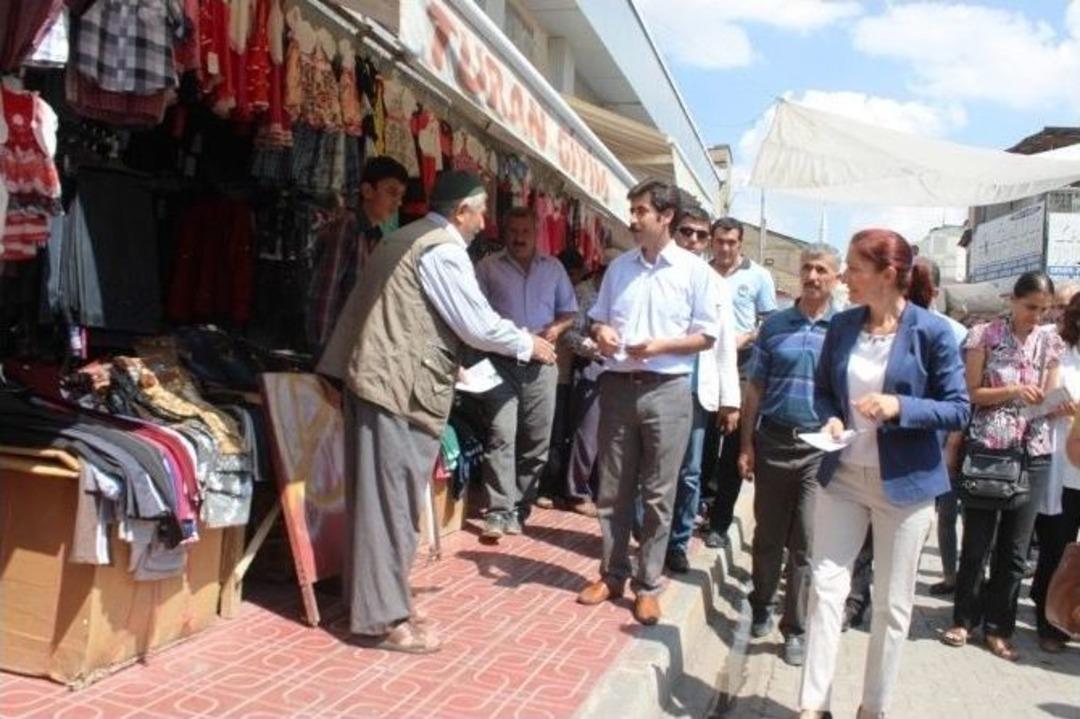 Belediye Başkanları Kaldırım İşgaline Son Verilmesi İ&ccedil;in Br&ouml;ş&uuml;r Dağıttı