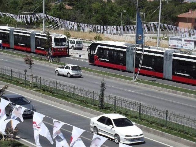 Malatya Büyükşehir Belediyesi 2 Trambüs Getirdi