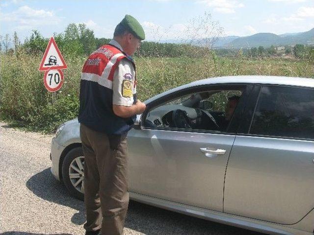 Jandarma Trafik Timleri Hız Konusunda Uyarıyor