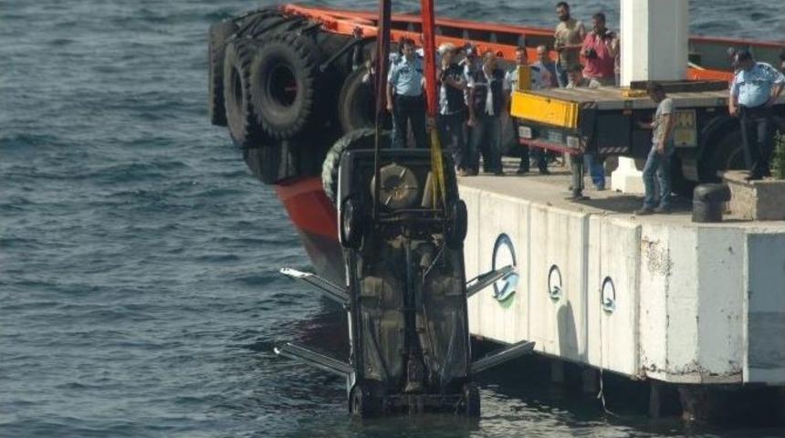 &Ccedil;anakkale&rsquo;de Denize D&uuml;şen Otomobil