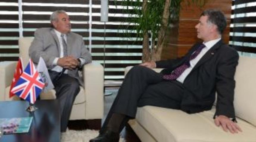 İngiliz B&uuml;y&uuml;kel&ccedil;i Moore, Atso&rsquo;yu Ziyaret Etti