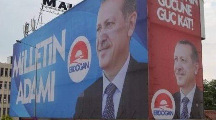 Bursa Erdoğan Afişleri İle Donatılıyor