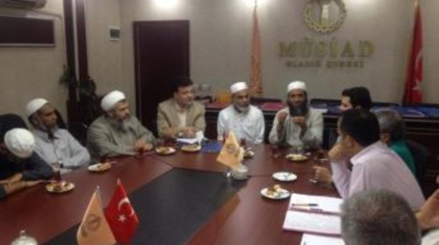 Hindistan Tebliğ Heyeti, Dost Meclisi Konuğu Oldu