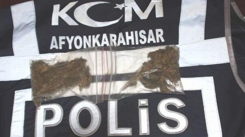 Afyonkarahisar&rsquo;da Polisten Akaryakıt Ka&ccedil;ak&ccedil;ıları Ve Zehir Tacirlerine Operasyon
