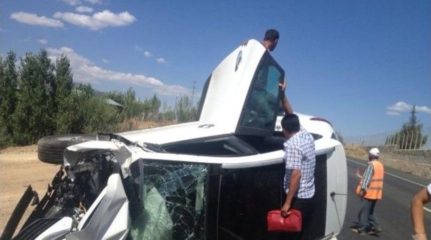 G&ouml;ksun&rsquo;da İki Farklı Kazada 3 Kişi Yaralandı