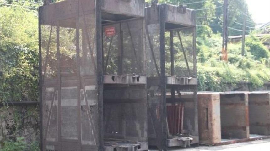 Maden Ocağındaki Elli Yıllık İş&ccedil;i Kafesi Değiştirildi