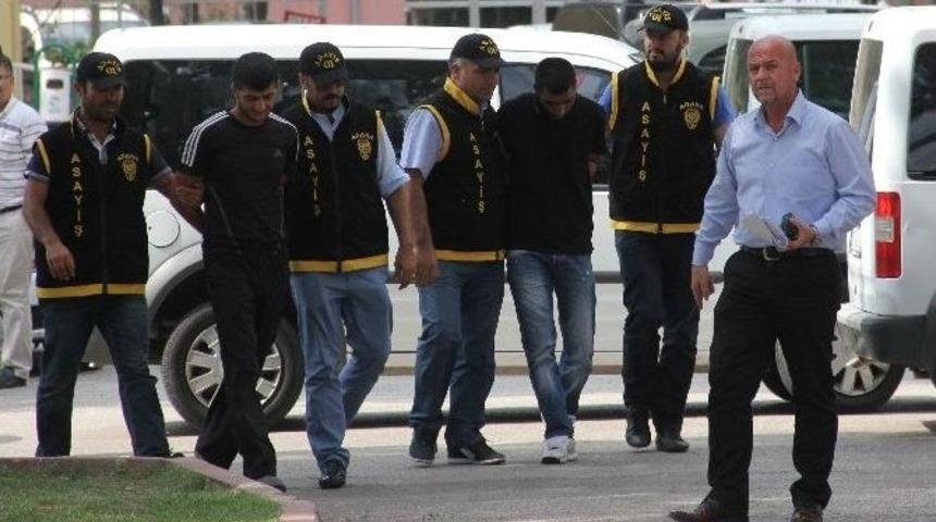 Kuyumcu Soyguncuları Polisten Ka&ccedil;amadı