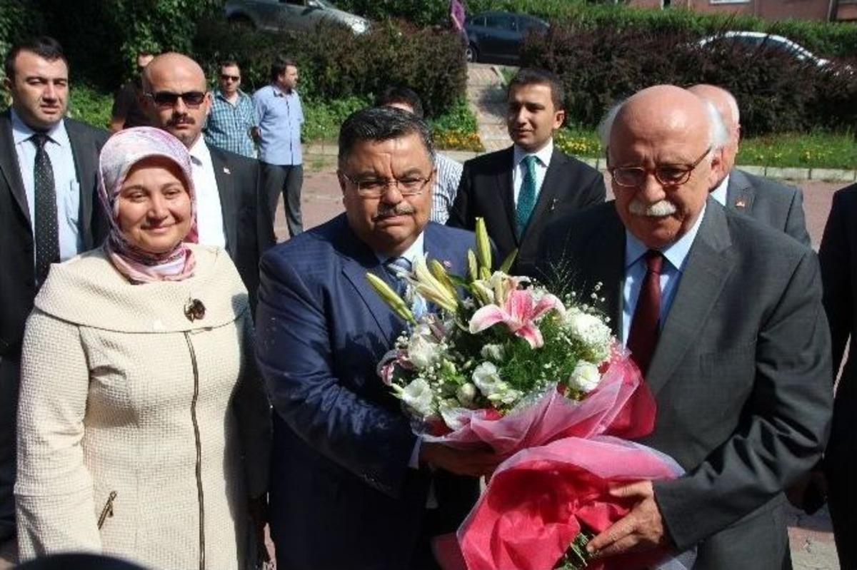 Bakan Avcı&rsquo;dan İhsanoğlu'na G&ouml;nderme