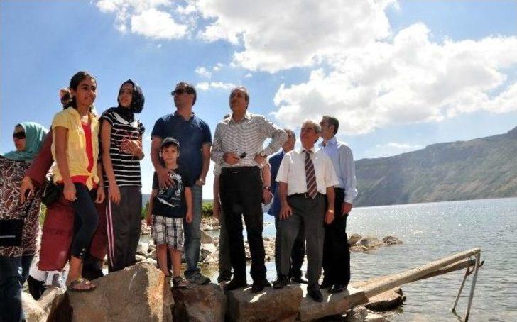 Gıda, Tarım Ve Hayvancılık Bakanı Eker, Adilcevaz'da İncelemelerde Bulundu G5