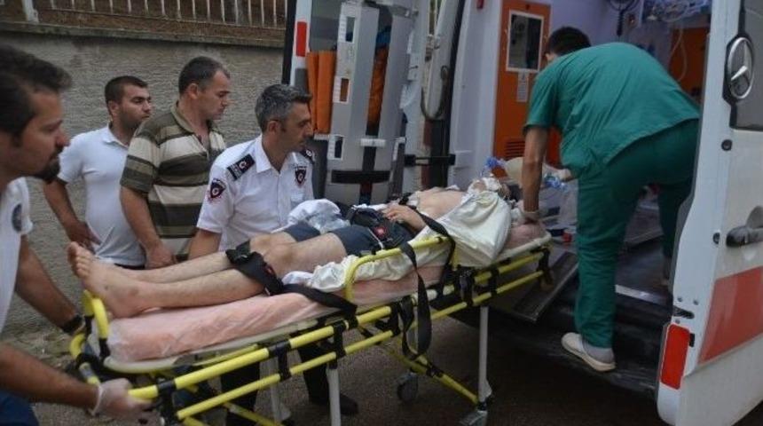 Piknik&ccedil;ilerin &Uuml;zerine Yıldırım D&uuml;şt&uuml;: 2 Yaralı