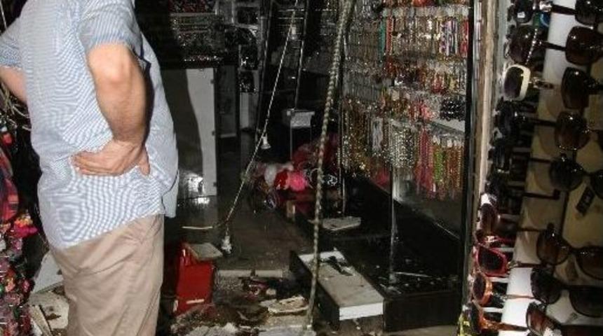 Bursa'da Kapalı&ccedil;arşı'yı Da Su Bastı