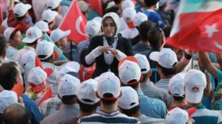 Başbakan&rsquo;ın Mitingine İşitme Engelliler De Katıldı