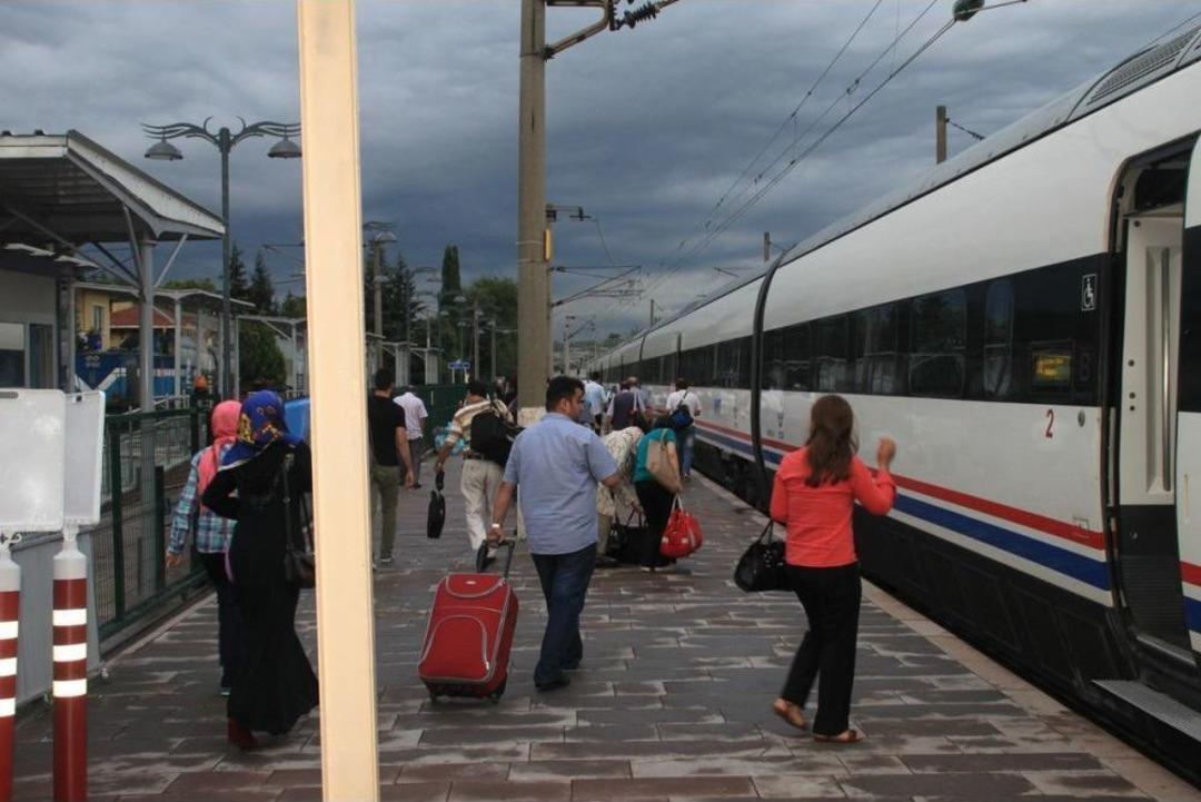 YHT Hattına Vincin Devrilmesi