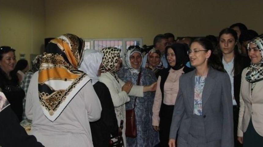 Aile Ve Sosyal Politikalar Bakanı Ayşenur İslam: