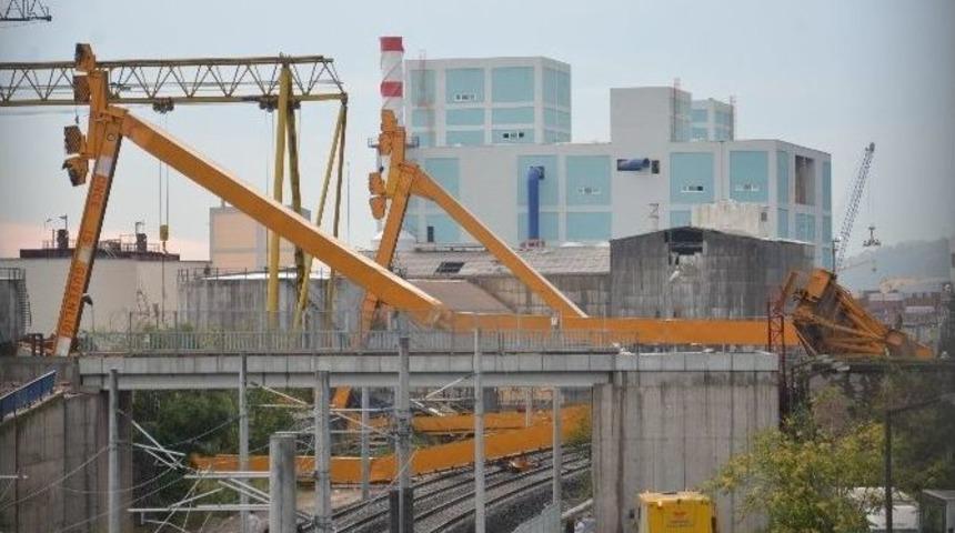 Yht Hattına 180 Tonluk Vin&ccedil; Devrildi