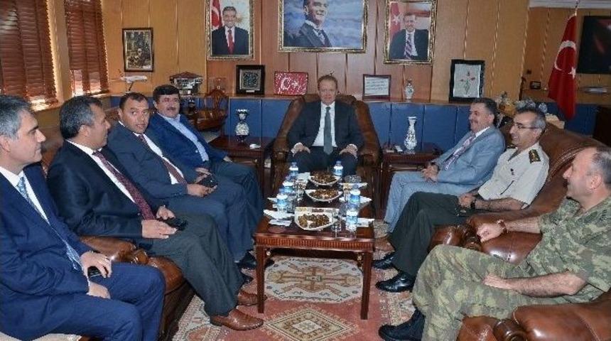 Trabzon Valisi Abdil Celil &Ouml;z, Vali Y&uuml;cel Yavuz&rsquo;u Ziyaret Etti