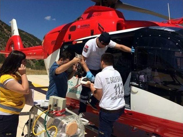 Ambulans Helikopter Gümüşhane’den Bir Günlük Bebek İçin Havalandı