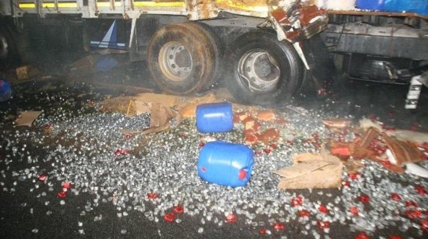 Tem Otoyolunda Tır İle Kamyon &Ccedil;arptı 1 Kişi Yaralandı