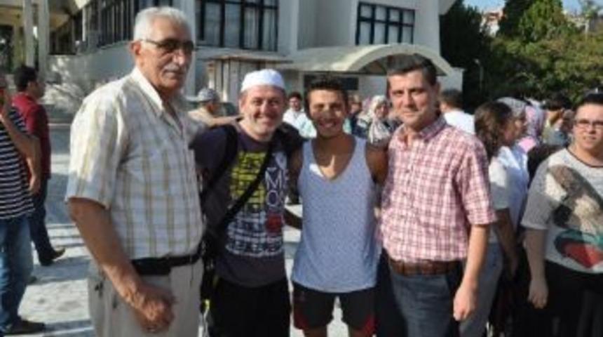 Kırkağa&ccedil;lı Umreye Giden Vatandaşlar D&ouml;nd&uuml;ler