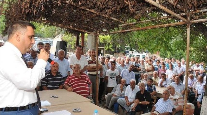 G&uuml;lek Mahallesi&rsquo;ni Gezen Başkan Can&rsquo;a Vatandaş İlgisi