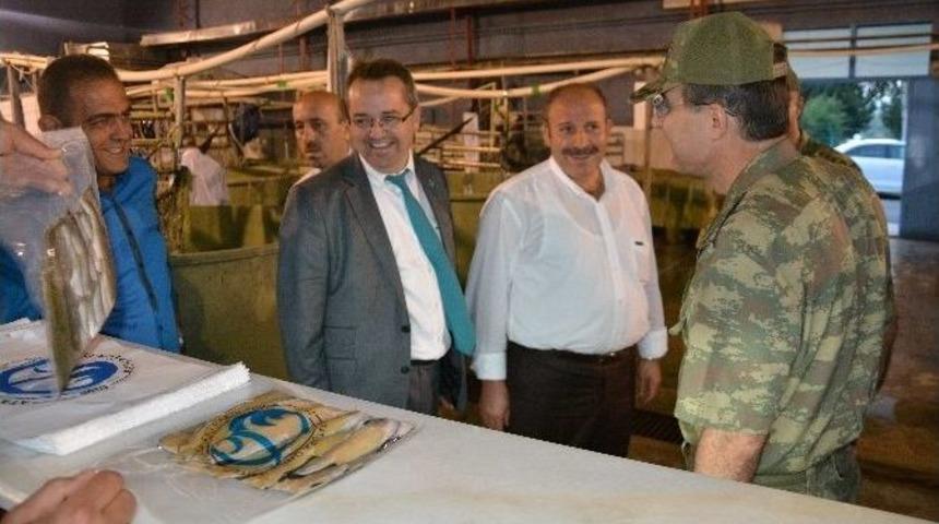 Orgeneral Başoğlu&rsquo;ndan, Su &Uuml;r&uuml;nleri Fak&uuml;ltesine Veda Ziyareti