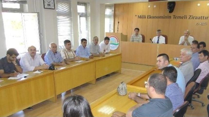 Tarım Toplantısında Konuşan Tarım İl M&uuml;d&uuml;r&uuml; Ali Selvi: