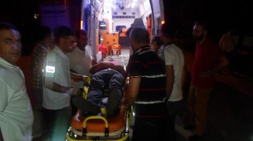 Kaldırımda Bisiklet S&uuml;ren Bir Kişi Ağaca &Ccedil;arparak Yaralandı