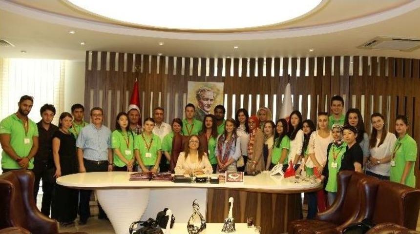 22 Farklı &Uuml;lkeden 25 &Ouml;ğrenci Rekt&ouml;r Kılı&ccedil;&rsquo;ı Ziyaret Etti