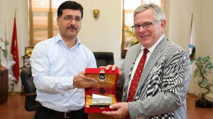 Danimarka T&uuml;rkiye B&uuml;y&uuml;kel&ccedil;isi Madsen, Dtso&rsquo;yu Ziyaret Etti