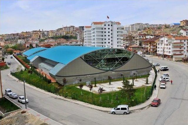 Mamak Kapalı Yüzme Havuzu Bakımdan Geçti