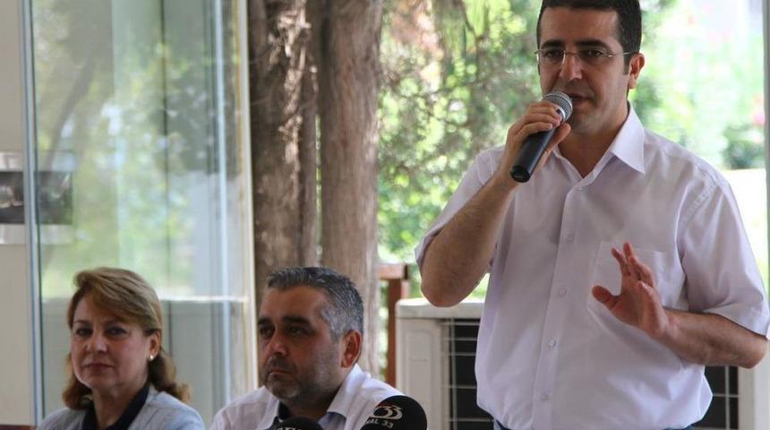 AK Parti Mersin İl Başkanı Taşpınar Muhtarlarla Buluştu