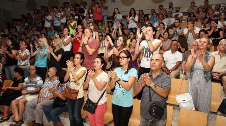 Karşıyaka'da &lsquo;direniş&rsquo;i İzlediler