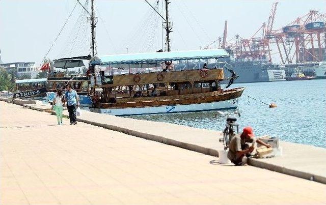 Mersin'de Sıcak Hava Bunaltıyor