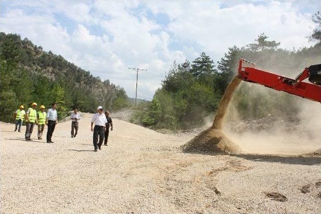 Düzçam Güneşli Grup Yolunda Genişletme Çalışmaları Devam Ediyor