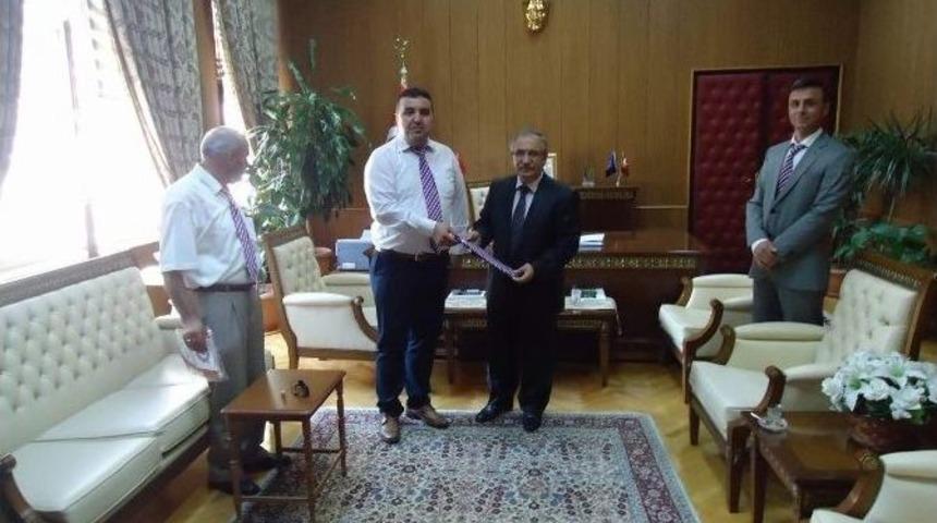 Boz&uuml;y&uuml;k G&uuml;neşspor Kul&uuml;b&uuml;'nden Vali Nayir'a Ziyaret